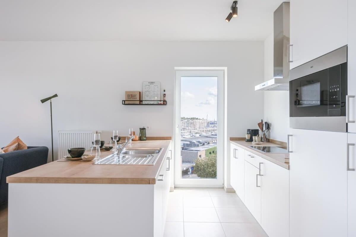 Huswell - Lovely New Apartment At The Harbor + Parking Brugge Buitenkant foto